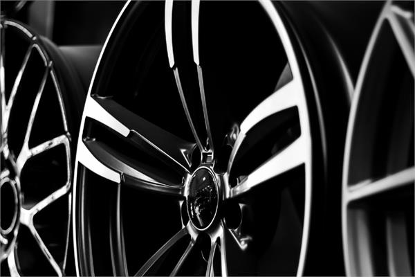 AkzoNobel to acquire Lankwitzer Lackfabrik's liquid coatings business for aluminium wheels